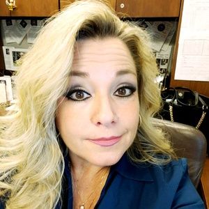 Meet your Posher, Dana